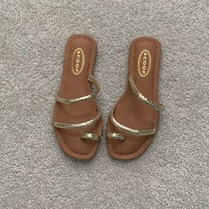 Womens Scoop sandals, NWOT. Size 7